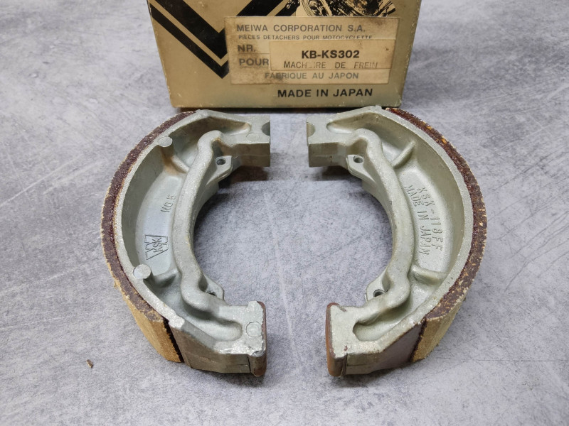Jeu de machoires de frein TS125 TS50 RV90 SUZUKI 54401-35880
