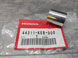 Entretoise roue avant CA125 95/96 CMX250 96-03 HONDA 44311-KEB-900