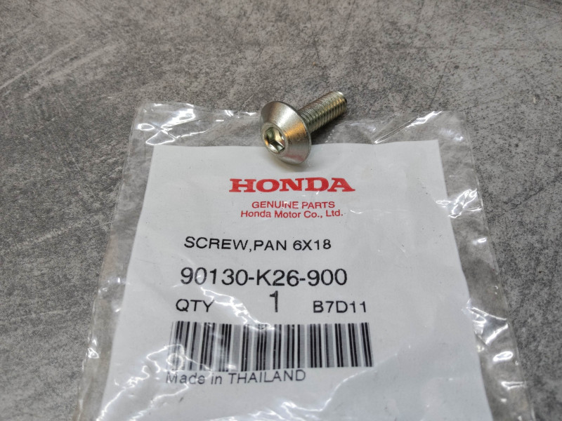 Vis à tête cylindrique 6x18 HONDA 90130-K26-900