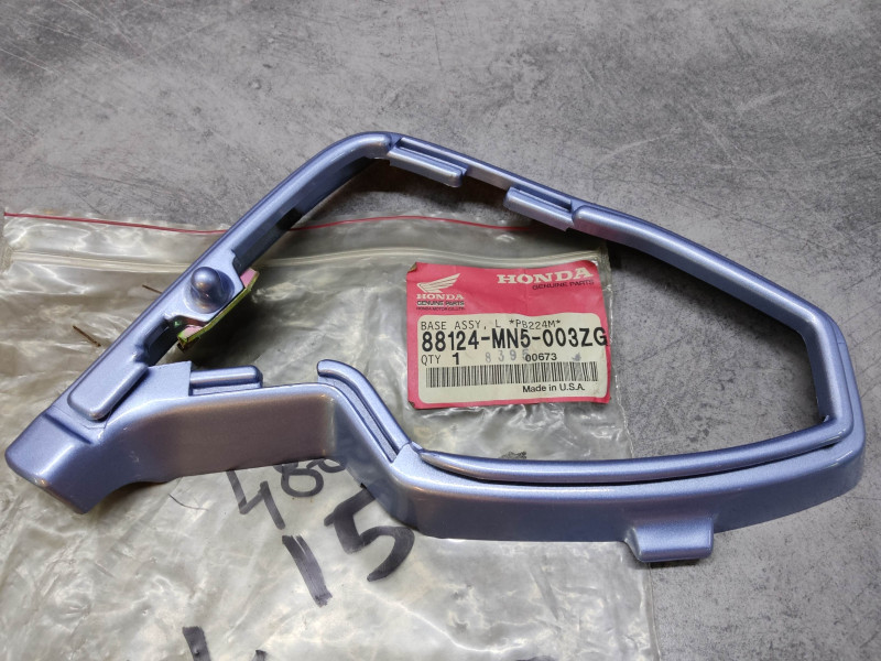 Cache de rétroviseur gauche GL1500 1990 *PB224M* HONDA 88124-MN5-003ZG