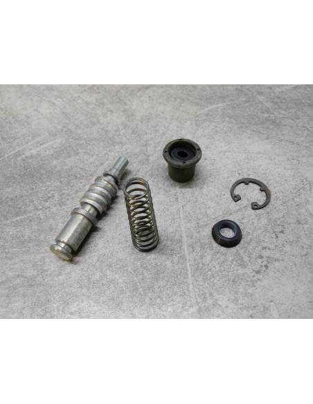 Kit réparation maitre cylindre CRM50/75/250 MTX125 TRX200... HONDA 45530-KJ1-702