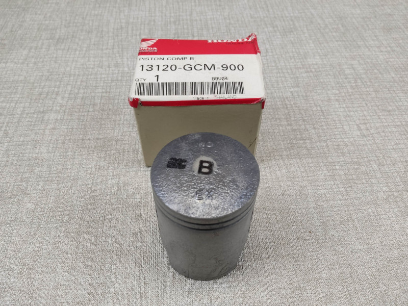 Piston B nu neuf origine pour X8R 1998 HONDA 13120-GCM-900