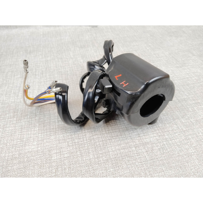 Commodo droit pour CB125 K5 deux positions (L H) code phare 35300-342-600