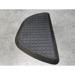 Grippe genou gauche caoutchouc CA175 CD125 CD175 CL125 CL160 HONDA 17662-223-000