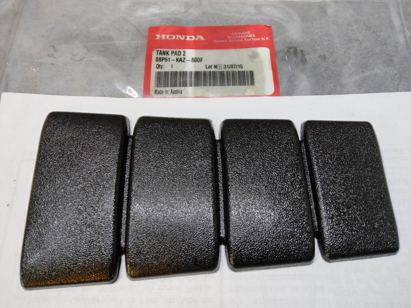 Protection de réservoir HONDA 08P61-KAZ-800F