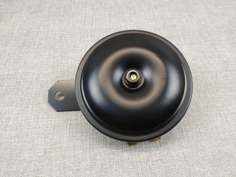 Klaxon moto noir adaptable 6V / 90mm de diamètre