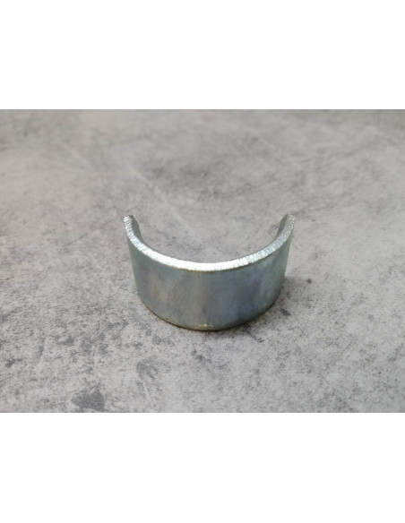 Demi lune de pot pour Z50A C70M vendue à l'unité HONDA 18233-041-000