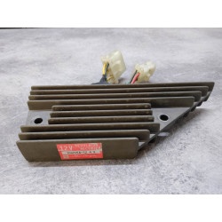Régulateur / Rectifieur pour CBX750F 84/86 HONDA 31600-MJ0-611 OCC2