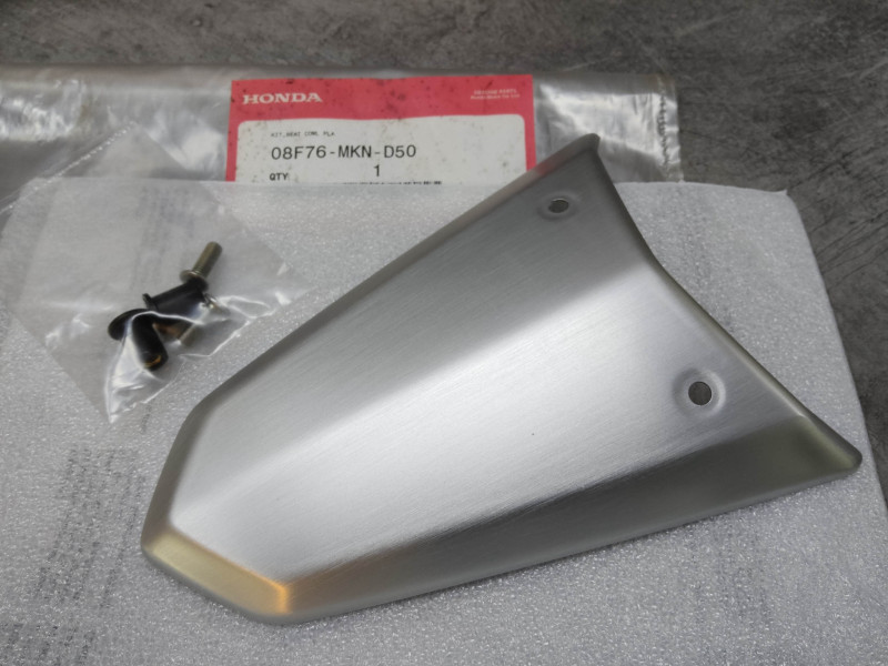 Garniture de capot de selle couleur alu CB650R Honda 08F76-MKN-D50