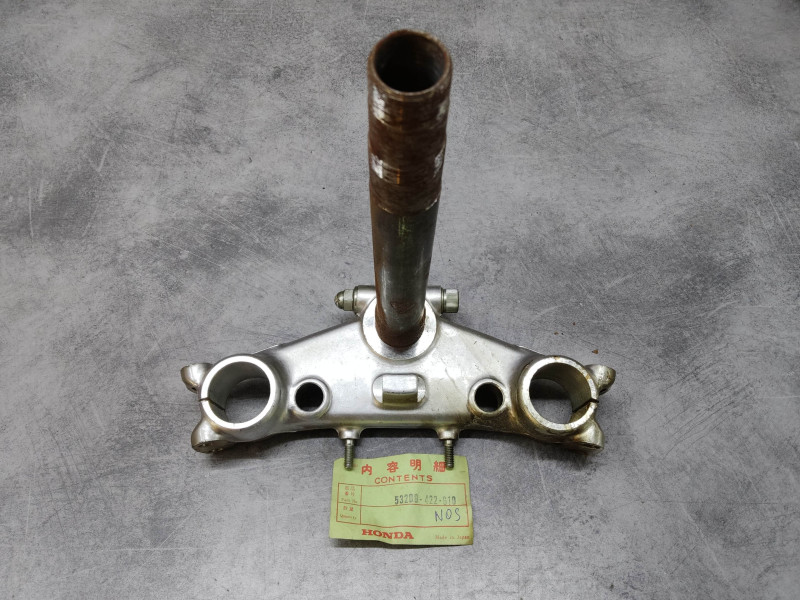 Té de fourche inférieur CBX1000 *NOS* 1979 HONDA 53200-422-610 NOS