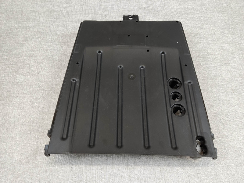 couvercle inférieur PCX125 PCX150 2015/17 HONDA 64530-KWN-711