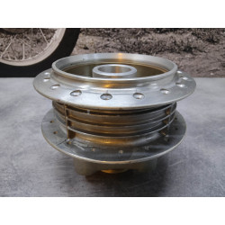 Moyeu de roue arrière CB100 CB125 CL100 CL125 MT125 ST90 HONDA 42601-128-000