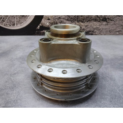 Moyeu de roue arrière CB100 CB125 CL100 CL125 MT125 ST90 HONDA 42601-128-000