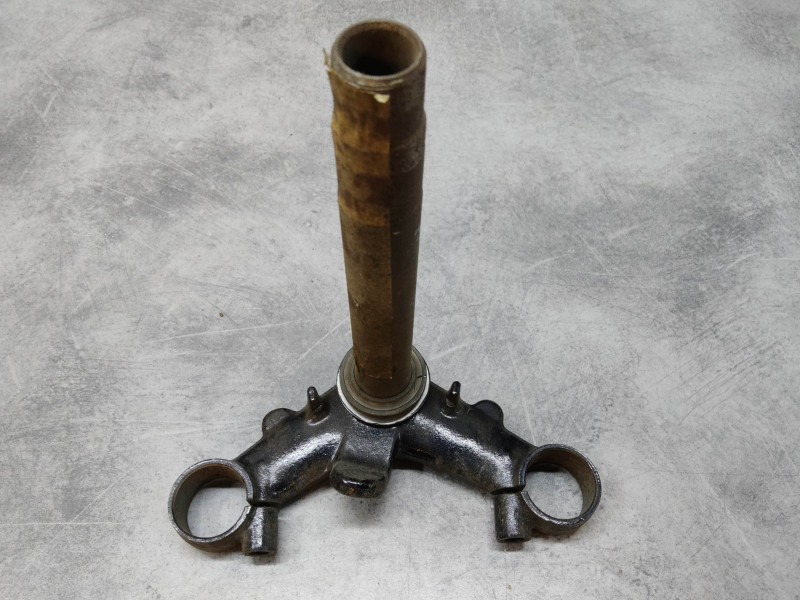Té de fourche inférieur CB125B6 CB200B HONDA 53200-354-620BOCC