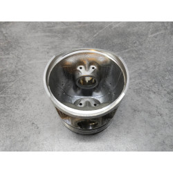 Piston 0.25 neuf ref exacte indéterminée (gravé 383 - 11)  HONDA 13102-383-XXX