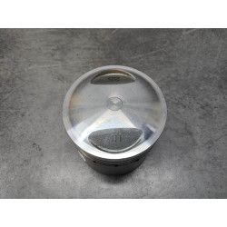 Piston 0.25 neuf ref exacte indéterminée (gravé 383 - 11)  HONDA 13102-383-XXX