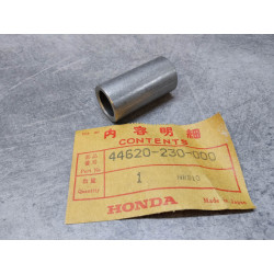 Entretoise roulements de roue avant CM125C 82/94 MTX125/200 HONDA 44620-230- 000