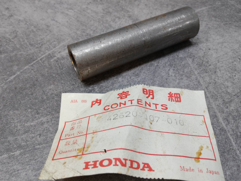Entretoise moyeu roue arrière CA175 CB100 CB125 CD125 CD175 HONDA 42620-107-010