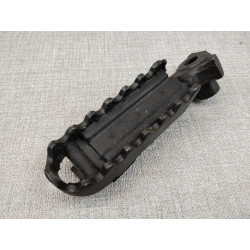 Repose pieds avant G pour XL125K2/K3/K4 XL250K3 XL350 à K4 HONDA 50642-356-000