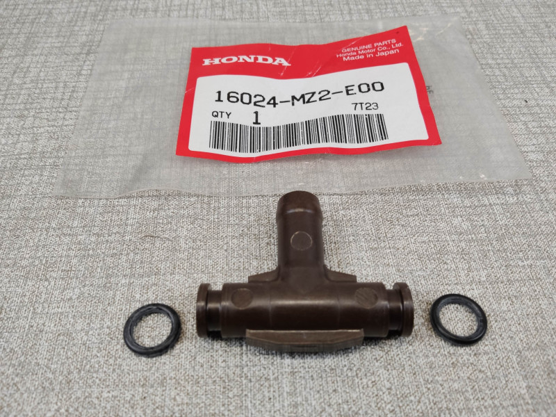 Raccord en T + joints CB600 CBF600 CBR1000 CBR600 HONDA 16024-MZ2-E00