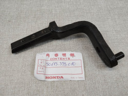 Barre repose pied coté droit CB125T/T2/TA/TB HONDA 50615-399-010