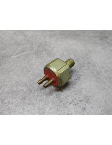 Contacteur stop frein avant HONDA CB350 750 Four CB500T CB250-360G 35350-300-016