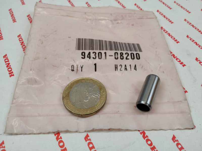 Douille D8x20 mm CBR 600/900/1000 TRX350 MTX50... HONDA 94301-08200