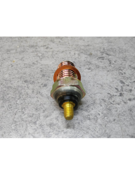 Contacteur point mort CB250 CB400 CB450 CBF250 CM400 CX500 HONDA 35600-413-023