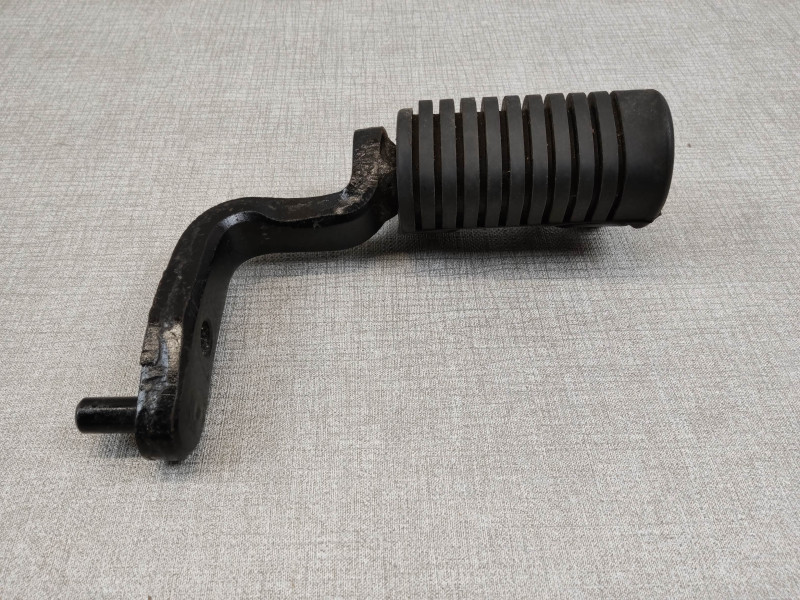 Repose-pied avant droit Honda CB125T 50630-399-010