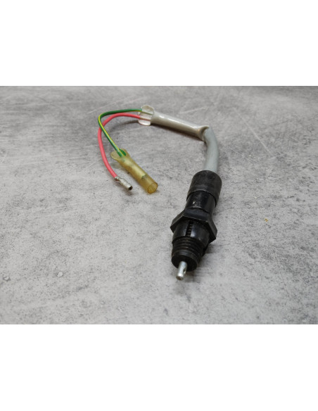 Contacteur feu stop arrière C90 CT90 SL70 XL70 HONDA 35350-046-020