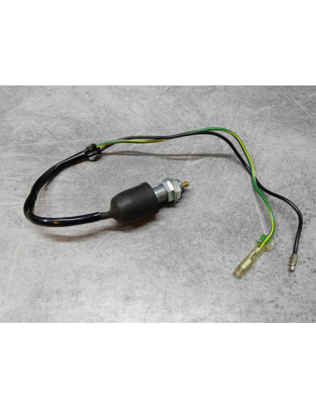 Contacteur feu stop arrière CA175 CB125 CB175 CD125 CD175 HONDA 35350-028-000