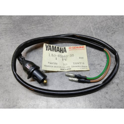 Contacteur feu stop frein avant YAMAHA 1A0-83980-30
