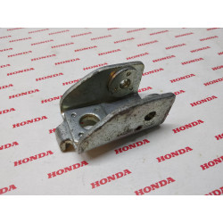 Chape de repose pied AR G/D pour 350K4 360G 500T... HONDA 95015-72200