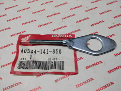 Tendeur de roue AR sur bras oscillant de C90M 93 HONDA 45544-141-850
