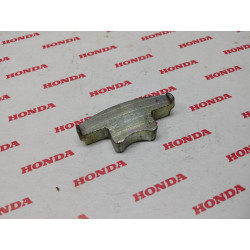 Butée tendeur  roue AR sur bras oscillant 350-400F 250-360G HONDA 52136-333-000