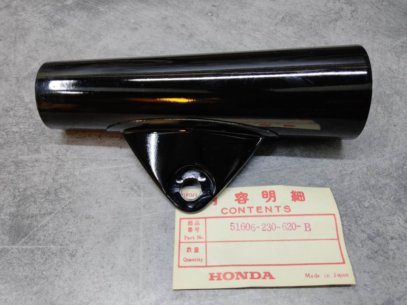Patte de phare noire coté gauche CD125 CD175 A/K0 HONDA 51606-230-620B