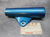 Patte de phare bleue coté gauche CD175 A/K0 HONDA 51606-230-620XN