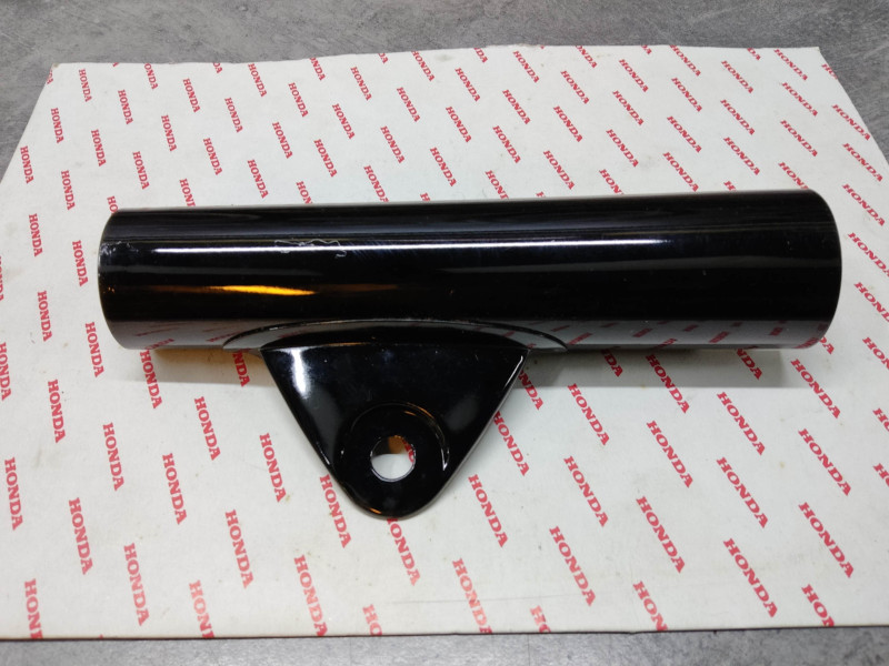 Patte de phare noire coté gauche CL125 HONDA 51606-243-670B