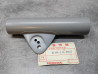Patte de phare grise coté gauche CD125A HONDA 51606-242-000Z