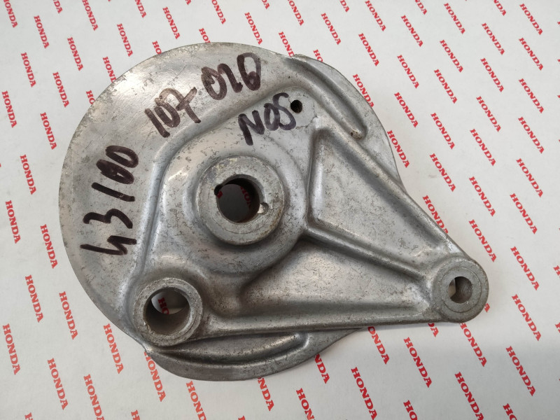 Flasque de frein AR NOS CB125S  S1 S2 CL100 etc..  HONDA 43100-107-020 NOS