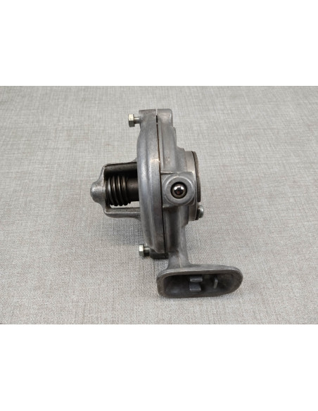 Pompe à huile occasion sans le caoutchouc CB125 T/T2 HONDA 15100-399-000 OCC