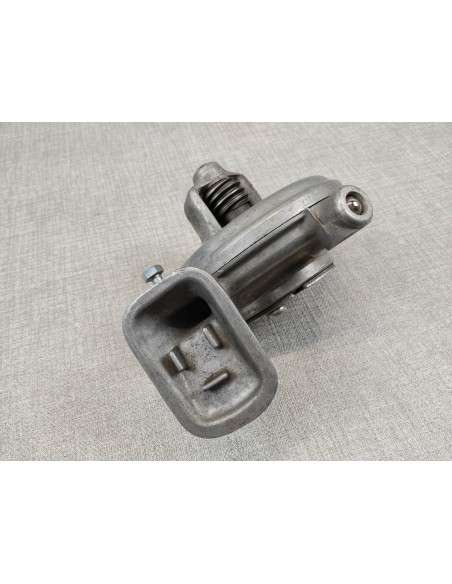 Pompe à huile occasion sans le caoutchouc CB125 T/T2 HONDA 15100-399-000 OCC