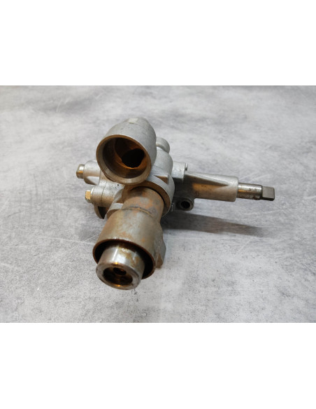 Pompe à huile VF500F 85/86 HONDA 15100-MF2-710