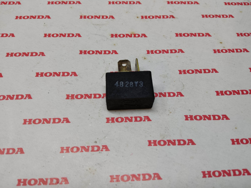 Rectifieur NOS HONDA 31700-124-008 NOS