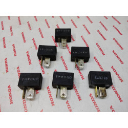 Rectifieur NOS HONDA 31700-124-008 NOS