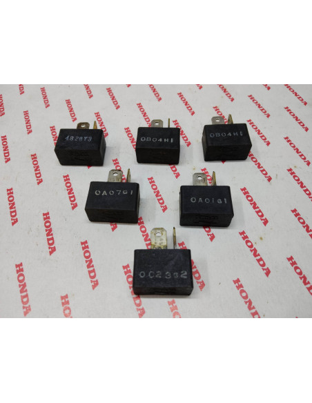 Rectifieur NOS HONDA 31700-124-008 NOS