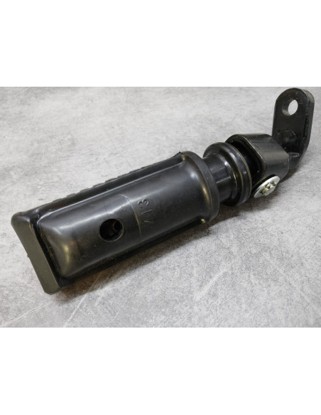 Repose pied AV droit CB250 N/ND/NDC/NDD CB400 N/NC/ND 80-84 HONDA 50630-443-700