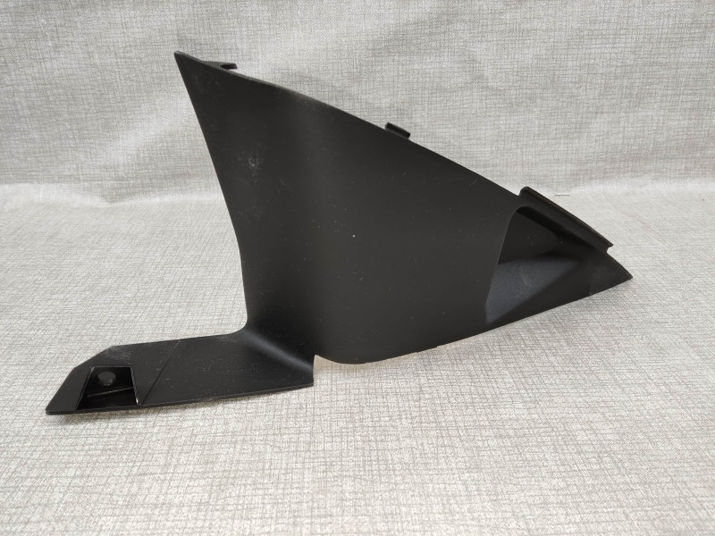 Couvercle B gauche milieu Honda CBR600 F 64385-MFJ-D00