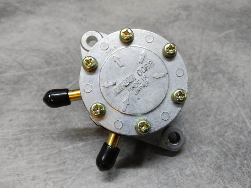 Pompe à essence métalique MIKUNI 20L/H avec système de vide HONDA 16700-MIKUNI