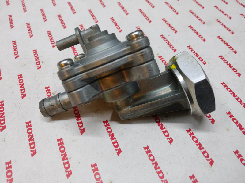 Robinet essence NOS CB600F HORNET 05/06 HONDA 16950-MBZ-C52 NOS